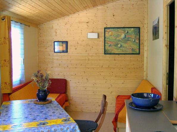 La Drugere - Gites Et Roulottes Nyons Habitación foto
